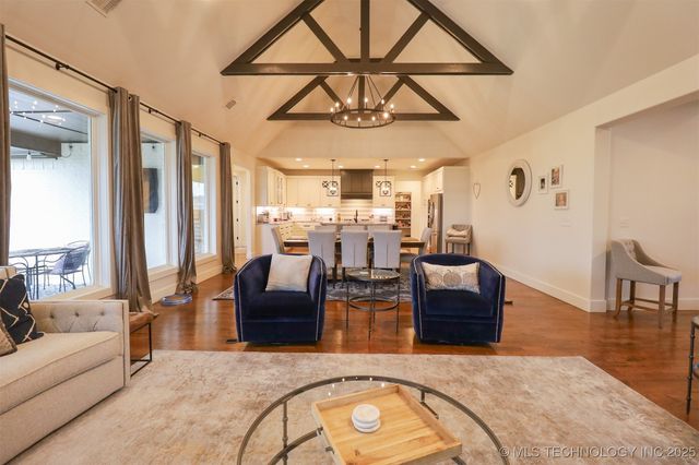 12811 S 5th Place, Jenks, OK 74037