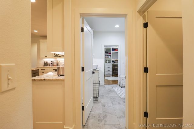 12811 S 5th Place, Jenks, OK 74037