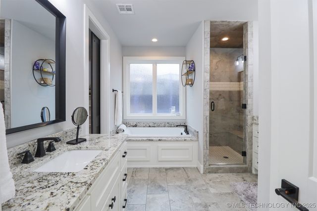 12811 S 5th Place, Jenks, OK 74037