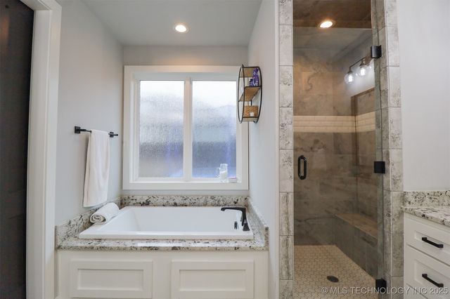 12811 S 5th Place, Jenks, OK 74037