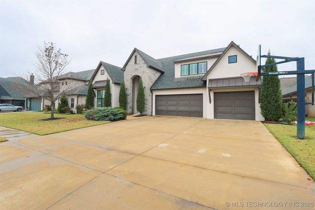 12811 S 5th Place, Jenks, OK 74037