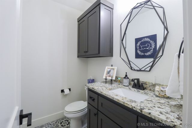 12811 S 5th Place, Jenks, OK 74037