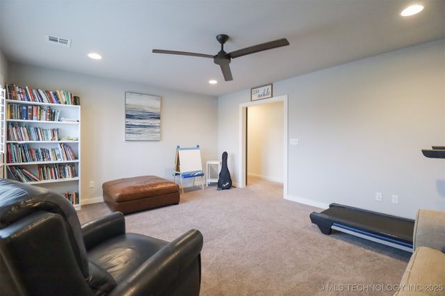 12811 S 5th Place, Jenks, OK 74037