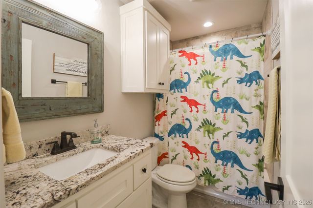 12811 S 5th Place, Jenks, OK 74037