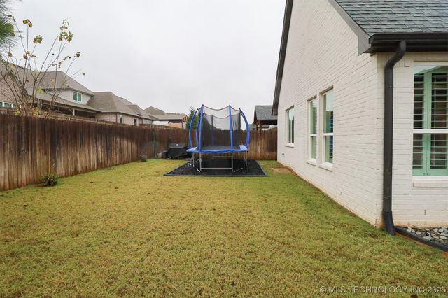 12811 S 5th Place, Jenks, OK 74037