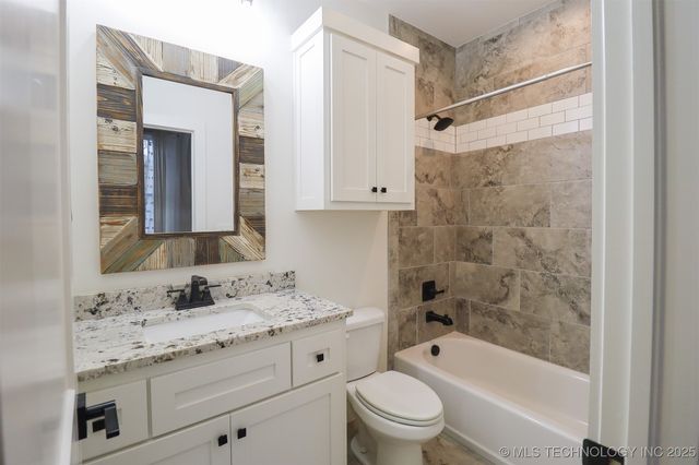 12811 S 5th Place, Jenks, OK 74037