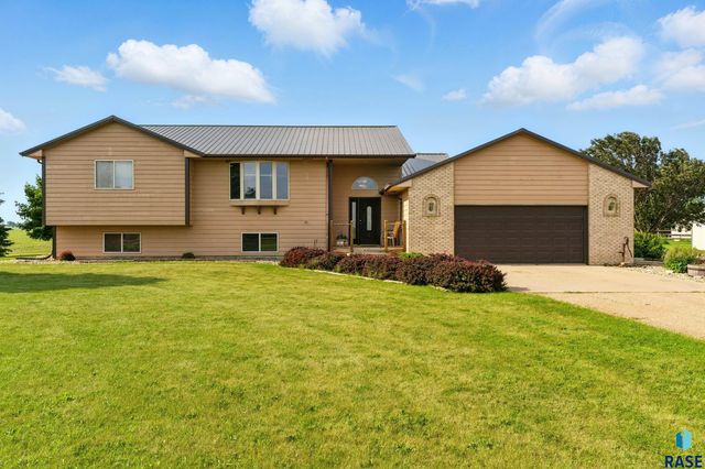 46946 274th St Street, Lennox, SD 57039