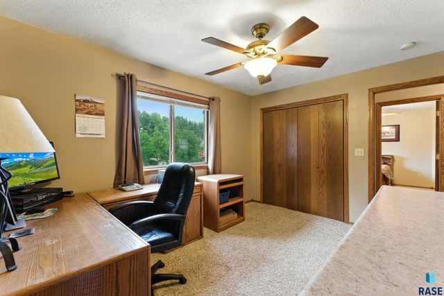 46946 274th St Street, Lennox, SD 57039