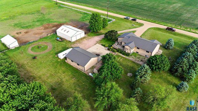 46946 274th St Street, Lennox, SD 57039