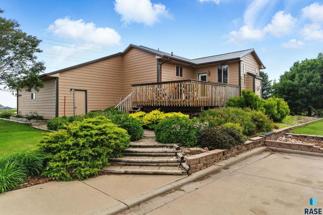 46946 274th St Street, Lennox, SD 57039