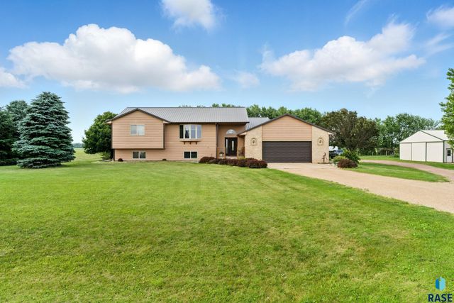 46946 274th St Street, Lennox, SD 57039