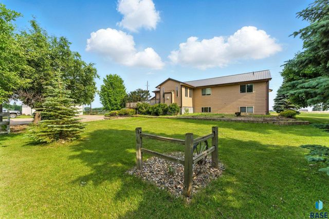 46946 274th St Street, Lennox, SD 57039