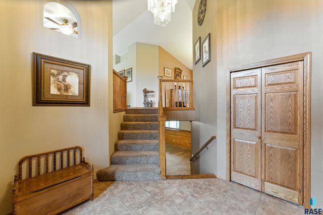 46946 274th St Street, Lennox, SD 57039