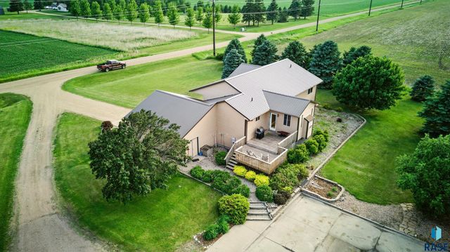 46946 274th St Street, Lennox, SD 57039