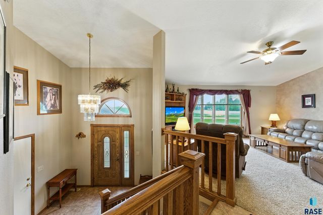 46946 274th St Street, Lennox, SD 57039