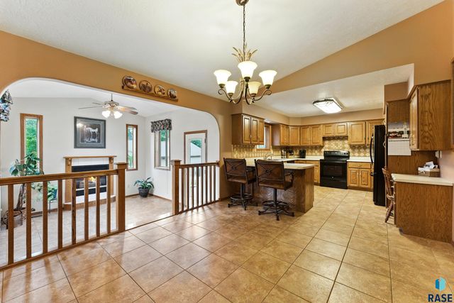 46946 274th St Street, Lennox, SD 57039