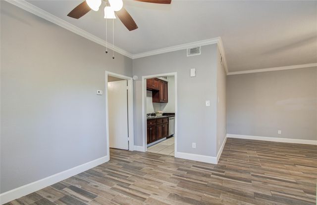 9707 Richmond Avenue 11, Houston, TX 77042