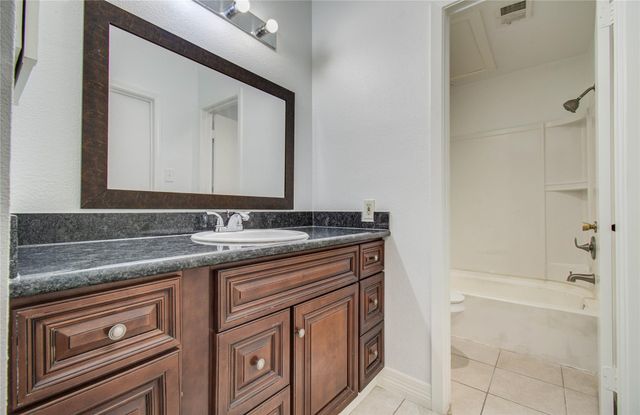 9707 Richmond Avenue 11, Houston, TX 77042