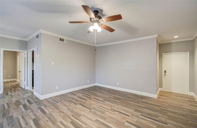 9707 Richmond Avenue 11, Houston, TX 77042