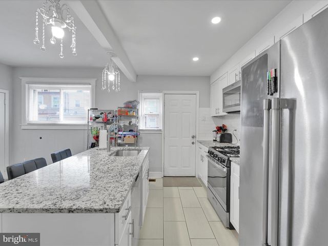 291 N WYCOMBE AVE, Lansdowne, PA 19050