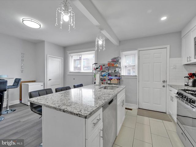 291 N WYCOMBE AVE, Lansdowne, PA 19050