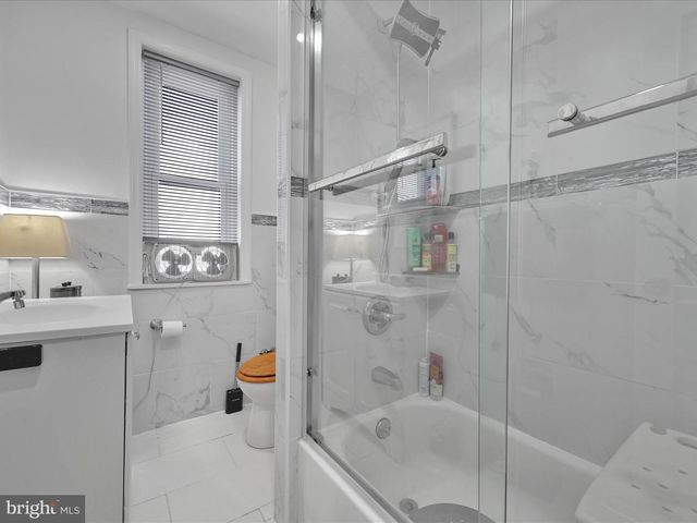 291 N WYCOMBE AVE, Lansdowne, PA 19050