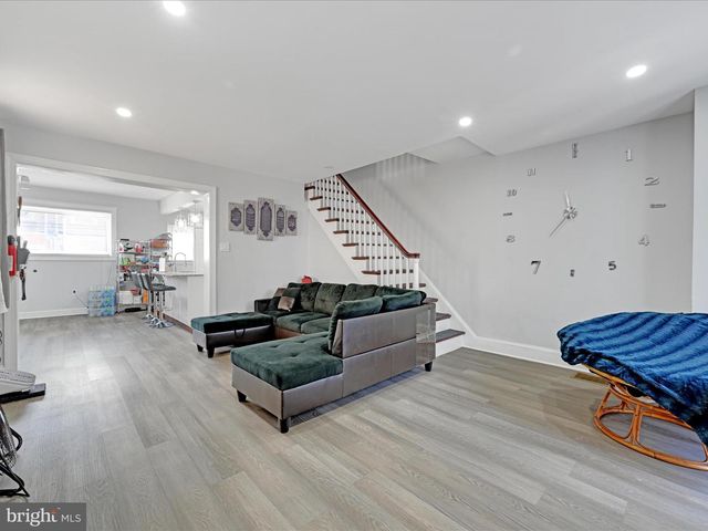 291 N WYCOMBE AVE, Lansdowne, PA 19050