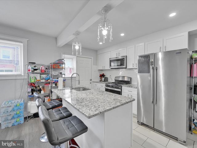 291 N WYCOMBE AVE, Lansdowne, PA 19050