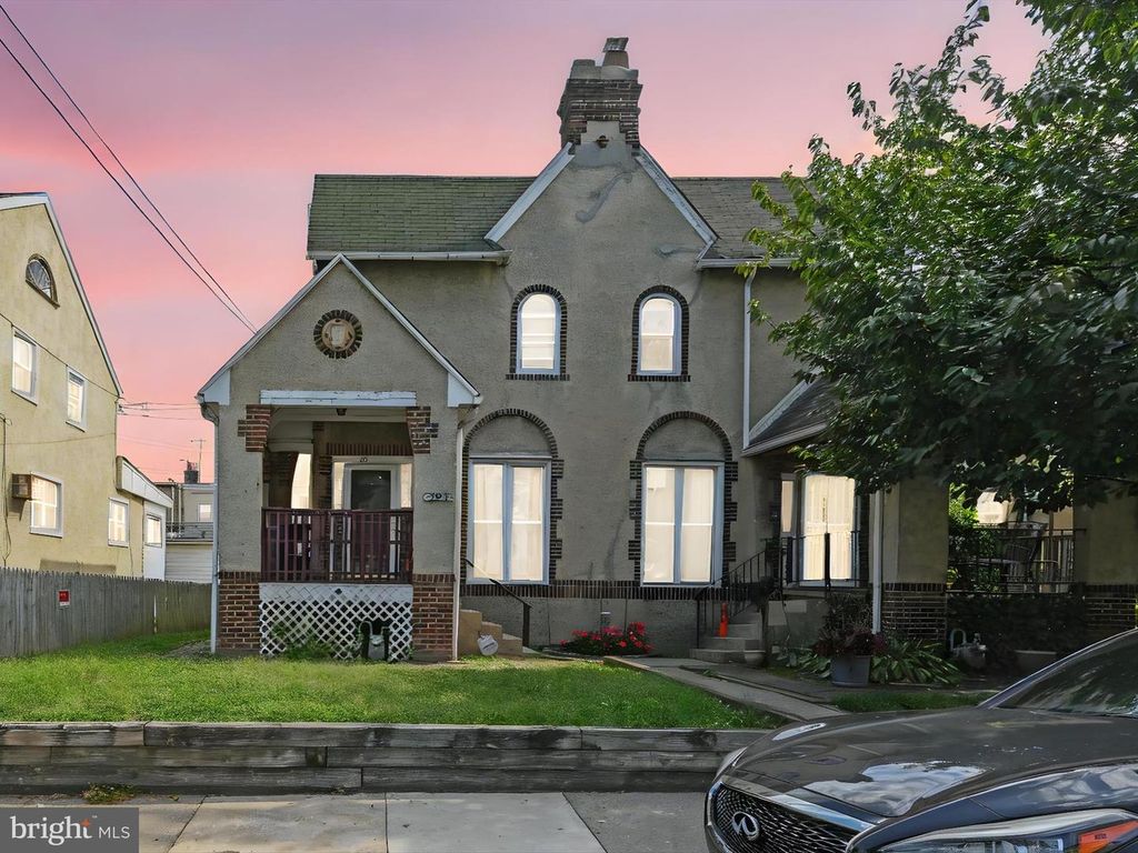291 N WYCOMBE AVE, Lansdowne, PA 19050