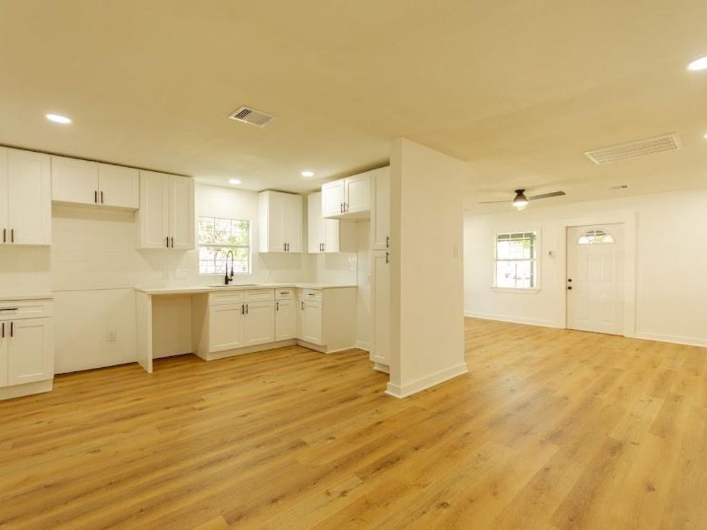 6802 Eastwood Street, Houston, TX 77021