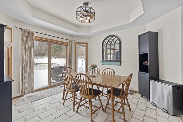 W296S2982 Molly LANE S, Waukesha, WI 53188