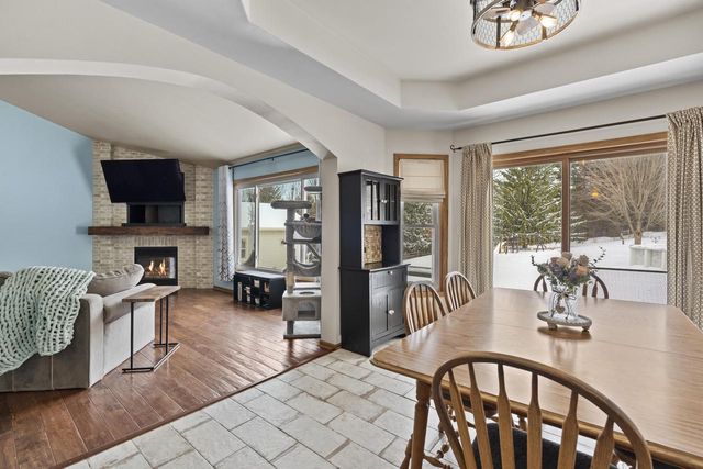 W296S2982 Molly LANE S, Waukesha, WI 53188