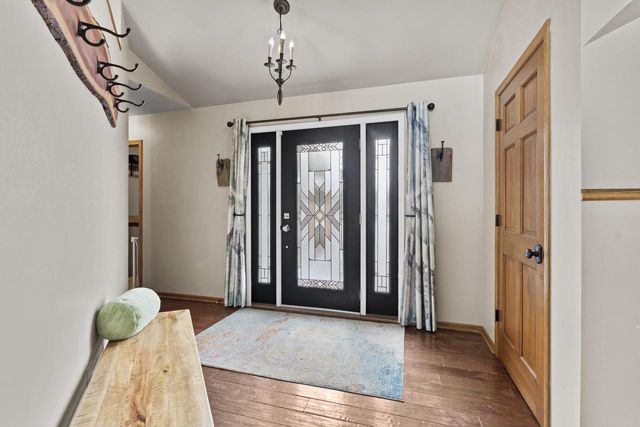 W296S2982 Molly LANE S, Waukesha, WI 53188