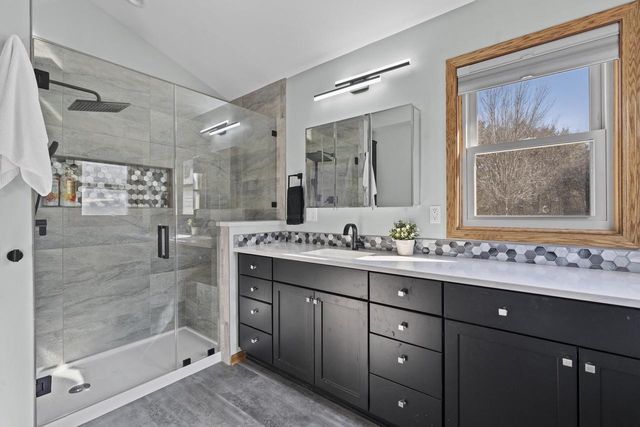 W296S2982 Molly LANE S, Waukesha, WI 53188