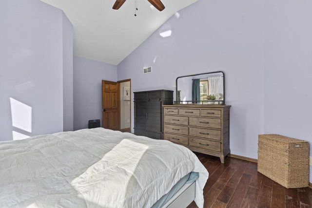 W296S2982 Molly LANE S, Waukesha, WI 53188