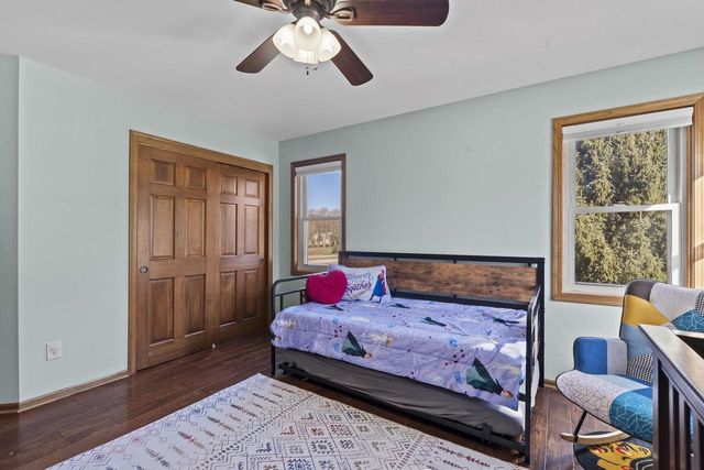 W296S2982 Molly LANE S, Waukesha, WI 53188