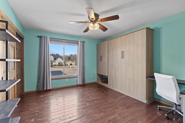 W296S2982 Molly LANE S, Waukesha, WI 53188