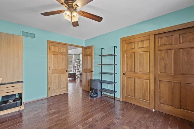 W296S2982 Molly LANE S, Waukesha, WI 53188