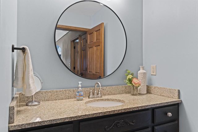 W296S2982 Molly LANE S, Waukesha, WI 53188