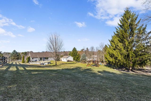 W296S2982 Molly LANE S, Waukesha, WI 53188