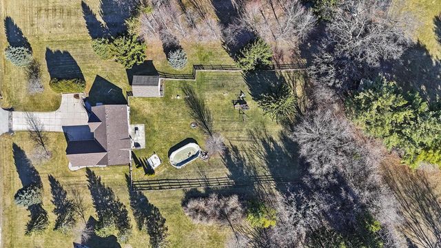 W296S2982 Molly LANE S, Waukesha, WI 53188