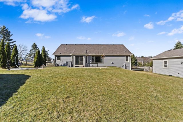 W296S2982 Molly LANE S, Waukesha, WI 53188