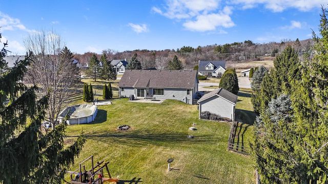 W296S2982 Molly LANE S, Waukesha, WI 53188