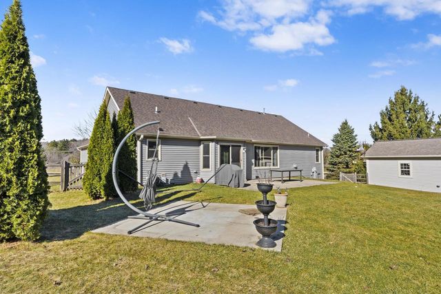 W296S2982 Molly LANE S, Waukesha, WI 53188