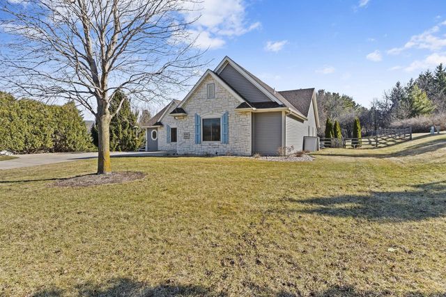 W296S2982 Molly LANE S, Waukesha, WI 53188