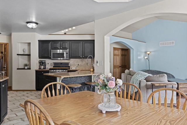 W296S2982 Molly LANE S, Waukesha, WI 53188