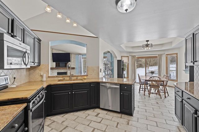 W296S2982 Molly LANE S, Waukesha, WI 53188