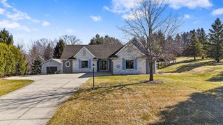 W296S2982 Molly LANE S, Waukesha, WI 53188