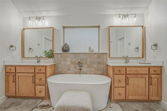 23059 Oaklawn Avenue, Washington, OK 73093