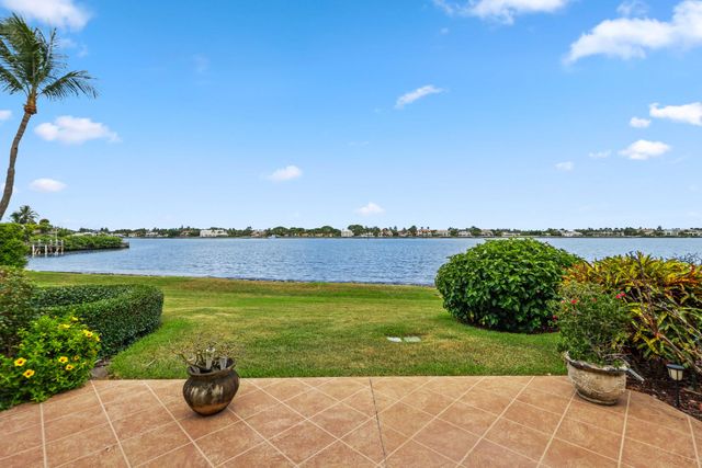 132 Las Brisas Circle, Hypoluxo, FL 33462